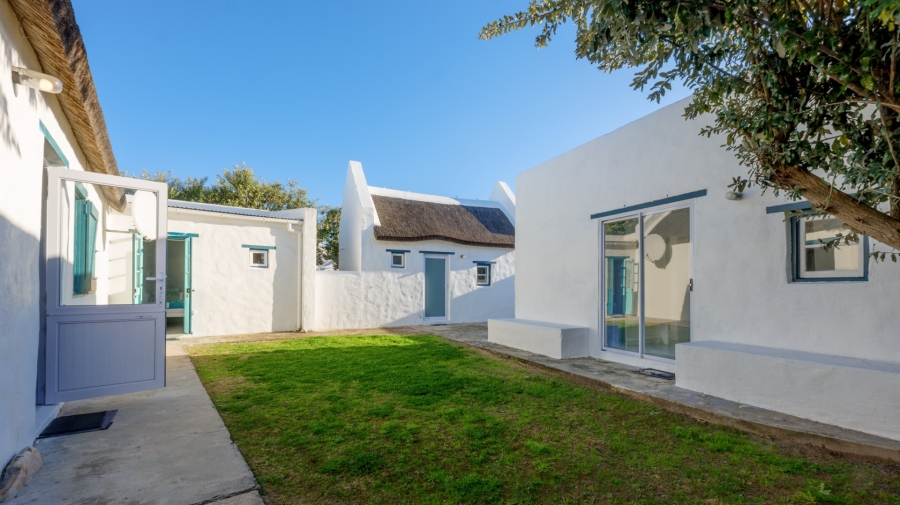 6 Bedroom Property for Sale in Struisbaai Western Cape